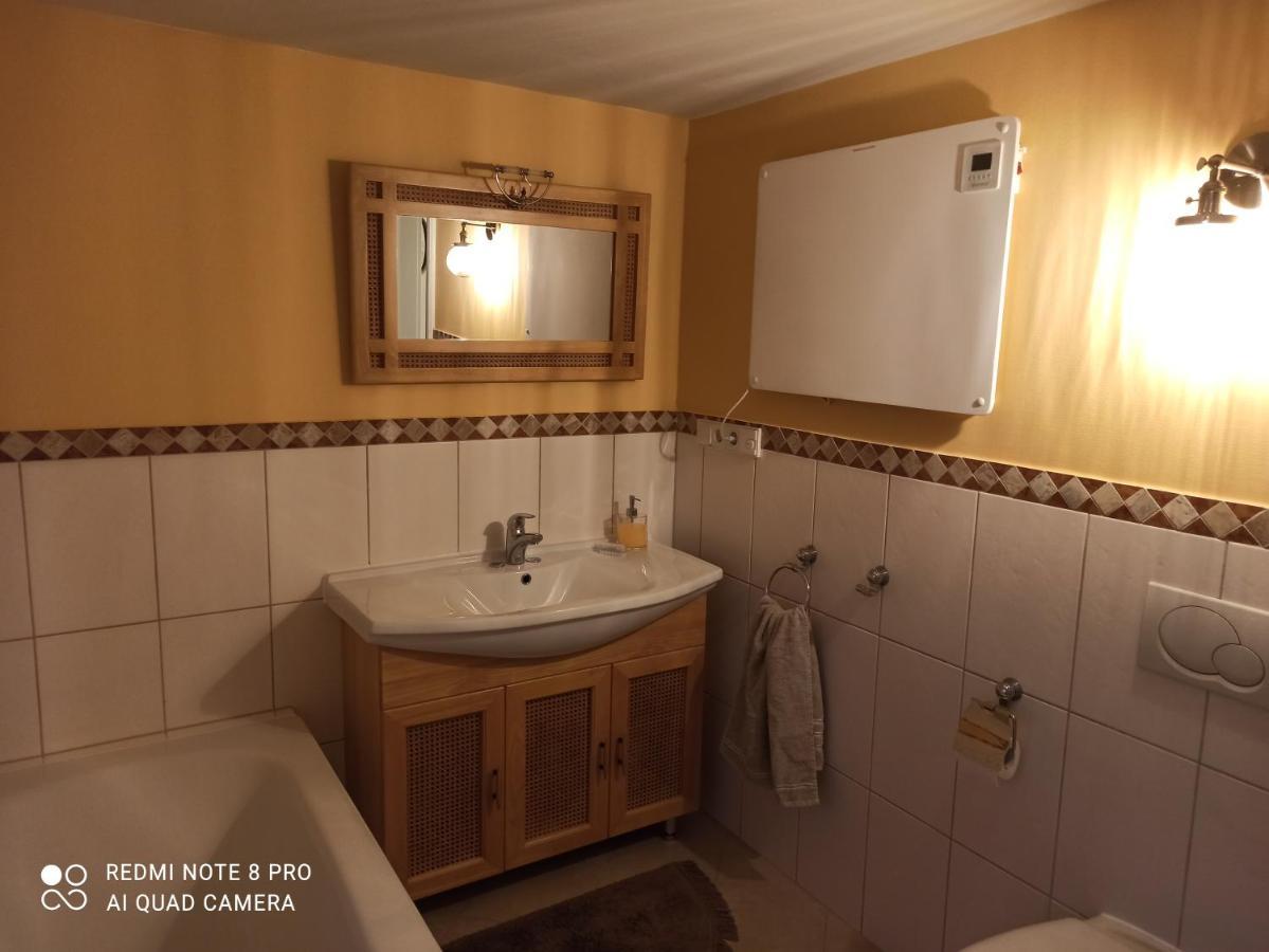 Schoene 77Qm Wohnung In Gehobener Lage Direkt Am Wald Rodenbach  Kültér fotó